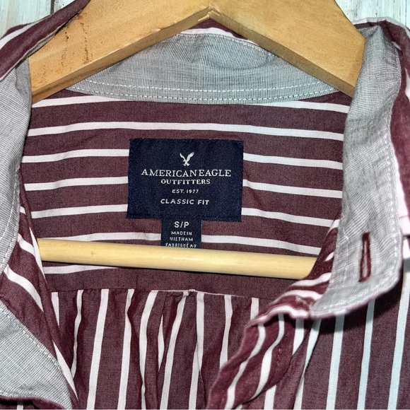 American Eagle Maroon Classic Fit Button Down - Picture 5 of 5